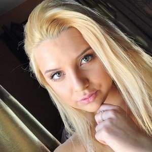 Meet your Posher, Abbie